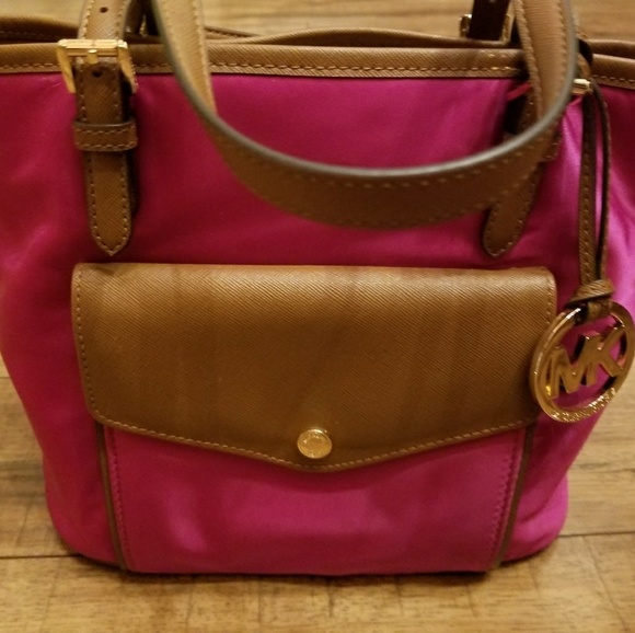 Michael Kors Handbags - Authentic Michael Kors Handbag